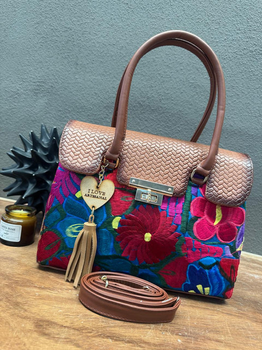 BOLSO GUADALUPE COLOR CAMEL BORDADO