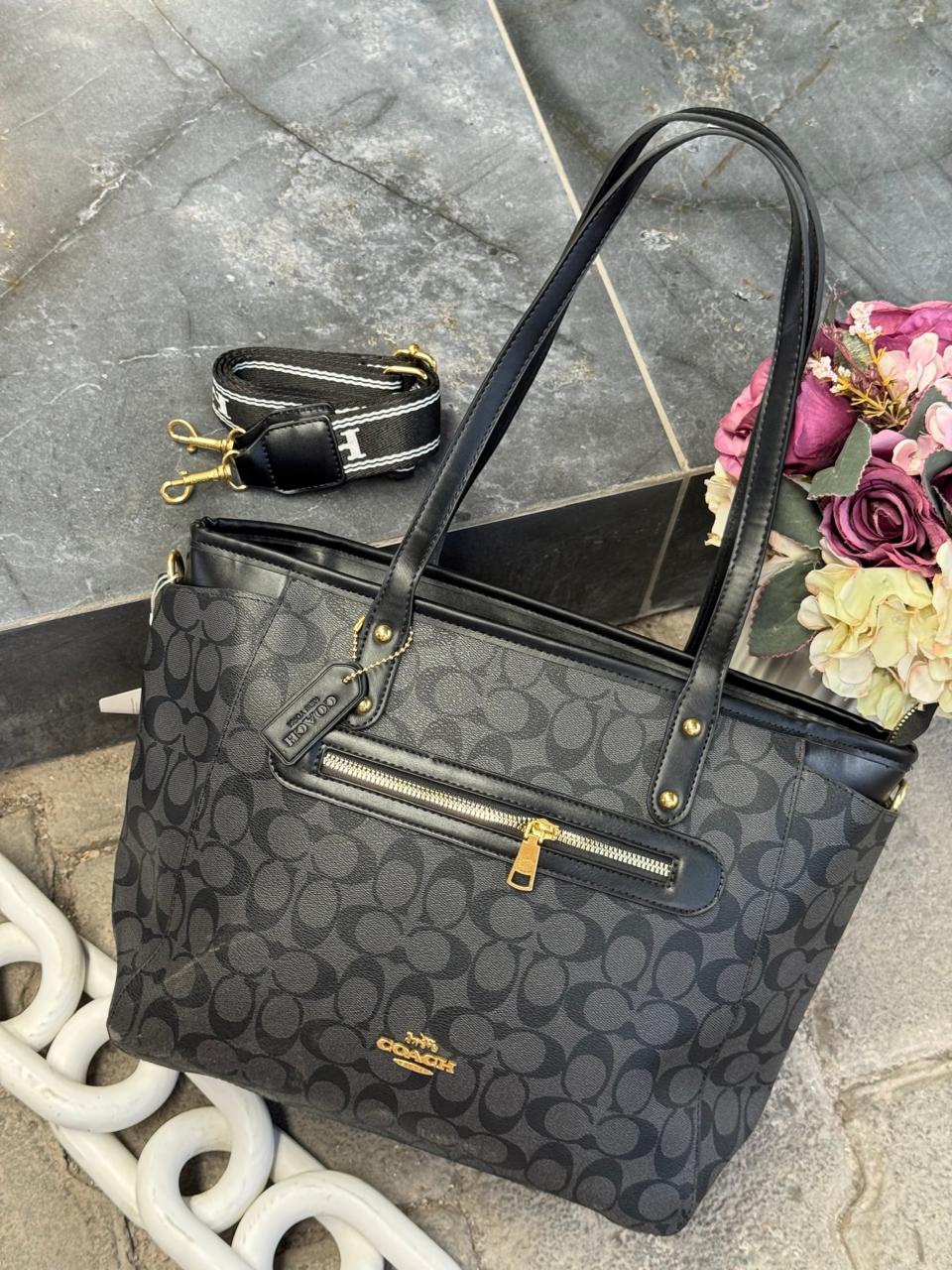 IMPORTACION GALLERY TOTE COACH NEGRO ESTAMPADO