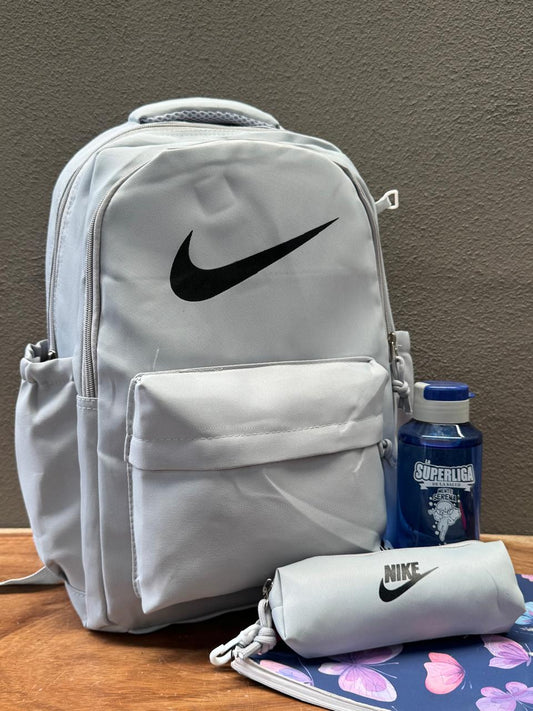 MOCHILA CON LAPICERA NIKE GRIS/NEGRO