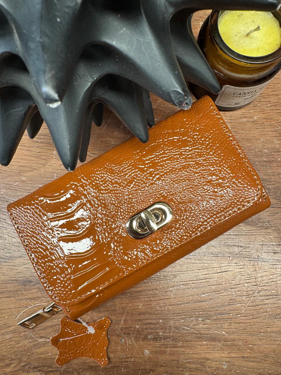 CARTERA PORTUGAL BROCHE 100% PIEL CAMEL PATA DE AVESTRUZ