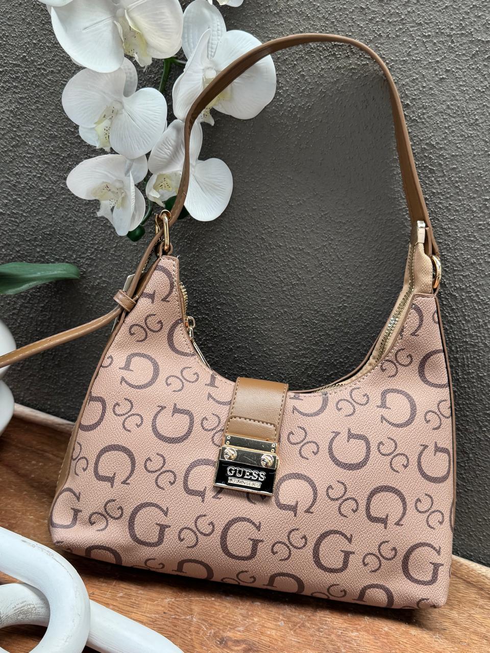 BAGUETTE GUESS 05 MAQUILLAJE
