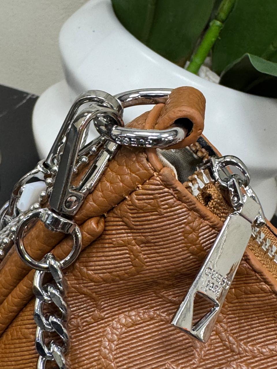 BAGUETTE GUESS 021 CHOCOLATE