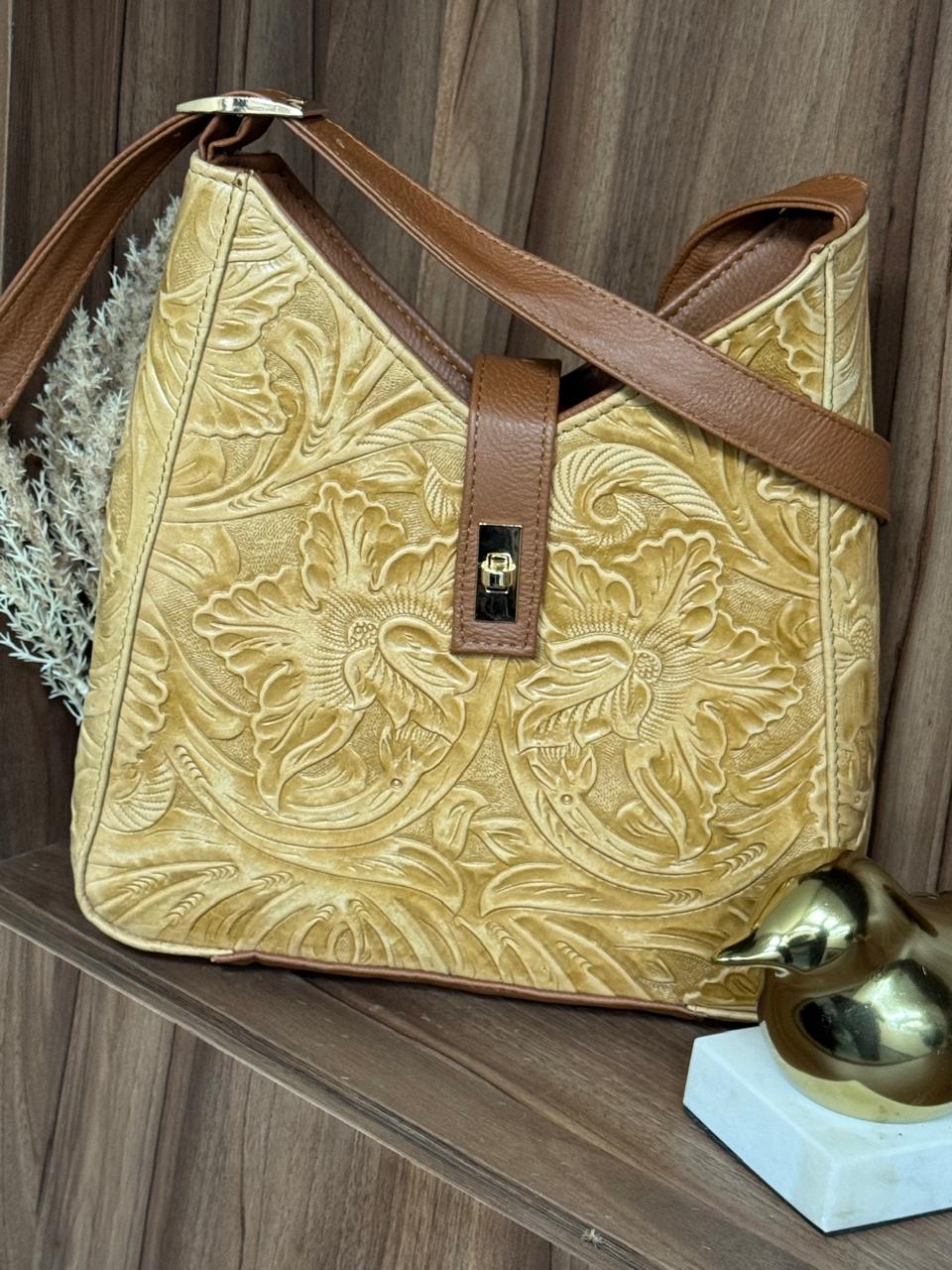 BOLSO YESSENIA COLOR AVELLANA GRASO