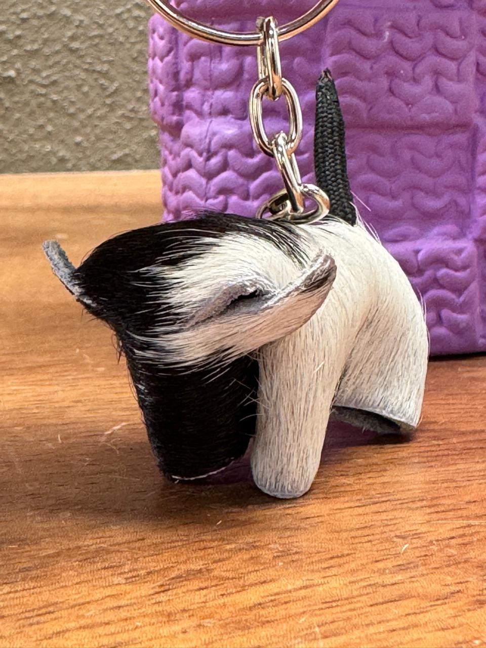 LLAVERO DE PELO FIGURA DE TORO COLOR SURTIDO