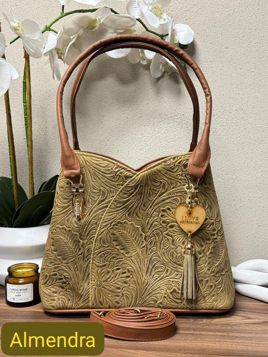 BOLSO FLOR COLOR ALMENDRA