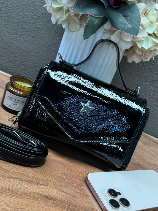 POCKET BAG NEGRO CHAROL ARRUGADO H/PLATA