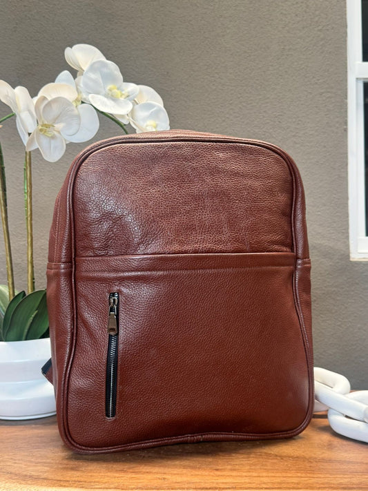 MOCHILA HELIOS DE PIEL COLOR SHEDRON