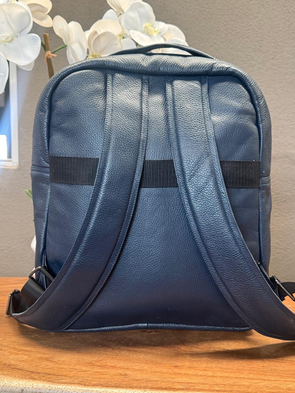 MOCHILA HELIOS DE PIEL COLOR CAFE