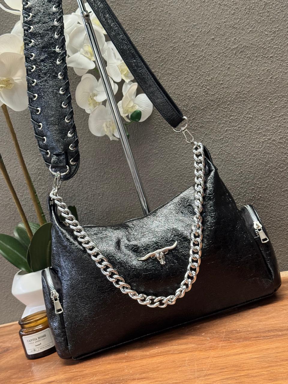 MODELO ADONIS NEGRO YANNI