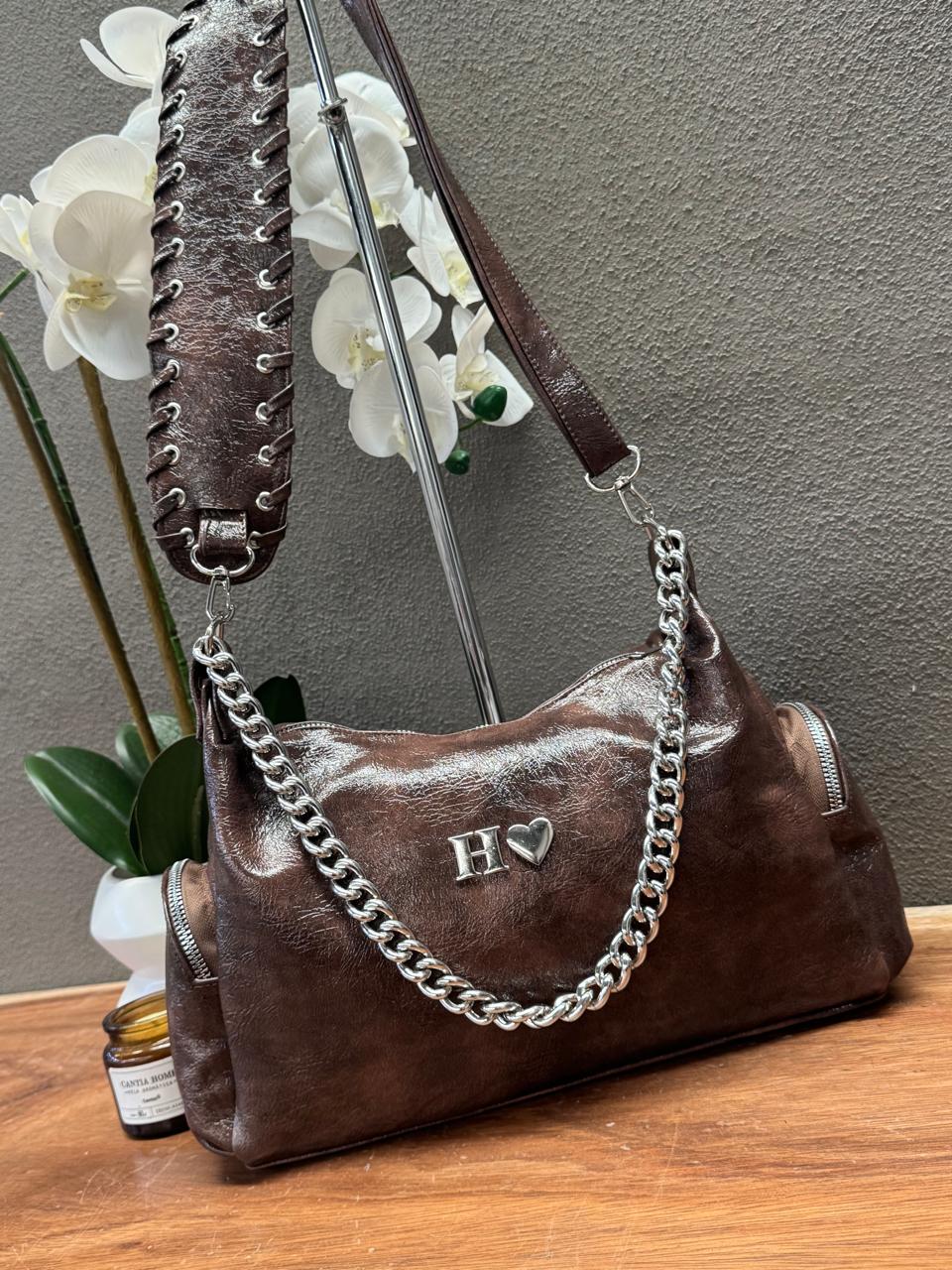 MODELO ADONIS CHOCOLATE YANNI