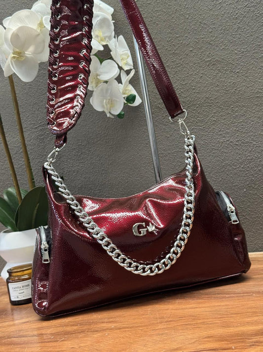 MODELO ADONIS VINO YANNI