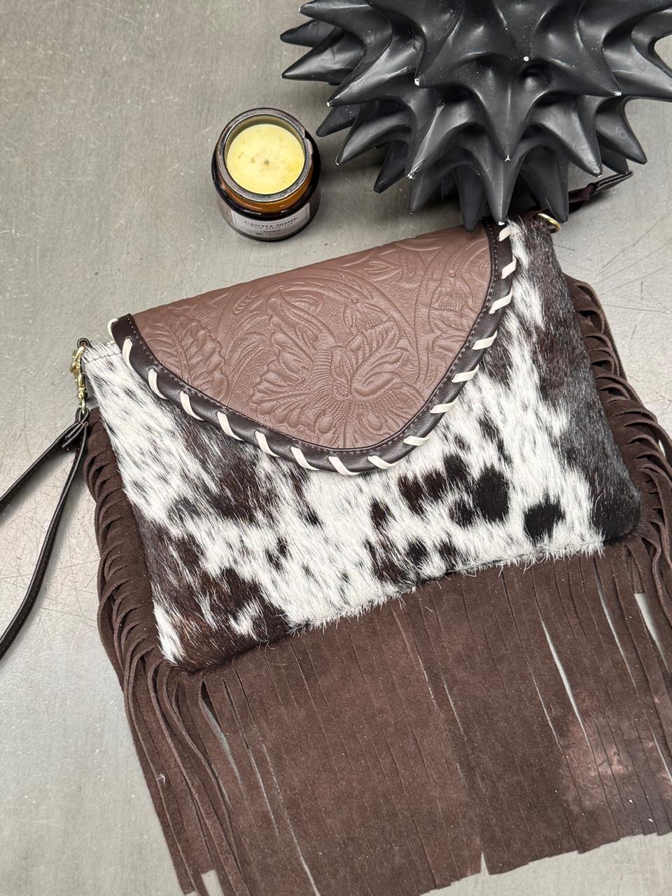 SOBRE TAPA GRABADA CHOCOLATE-PELO Y BARBAS CHOCOLATE
