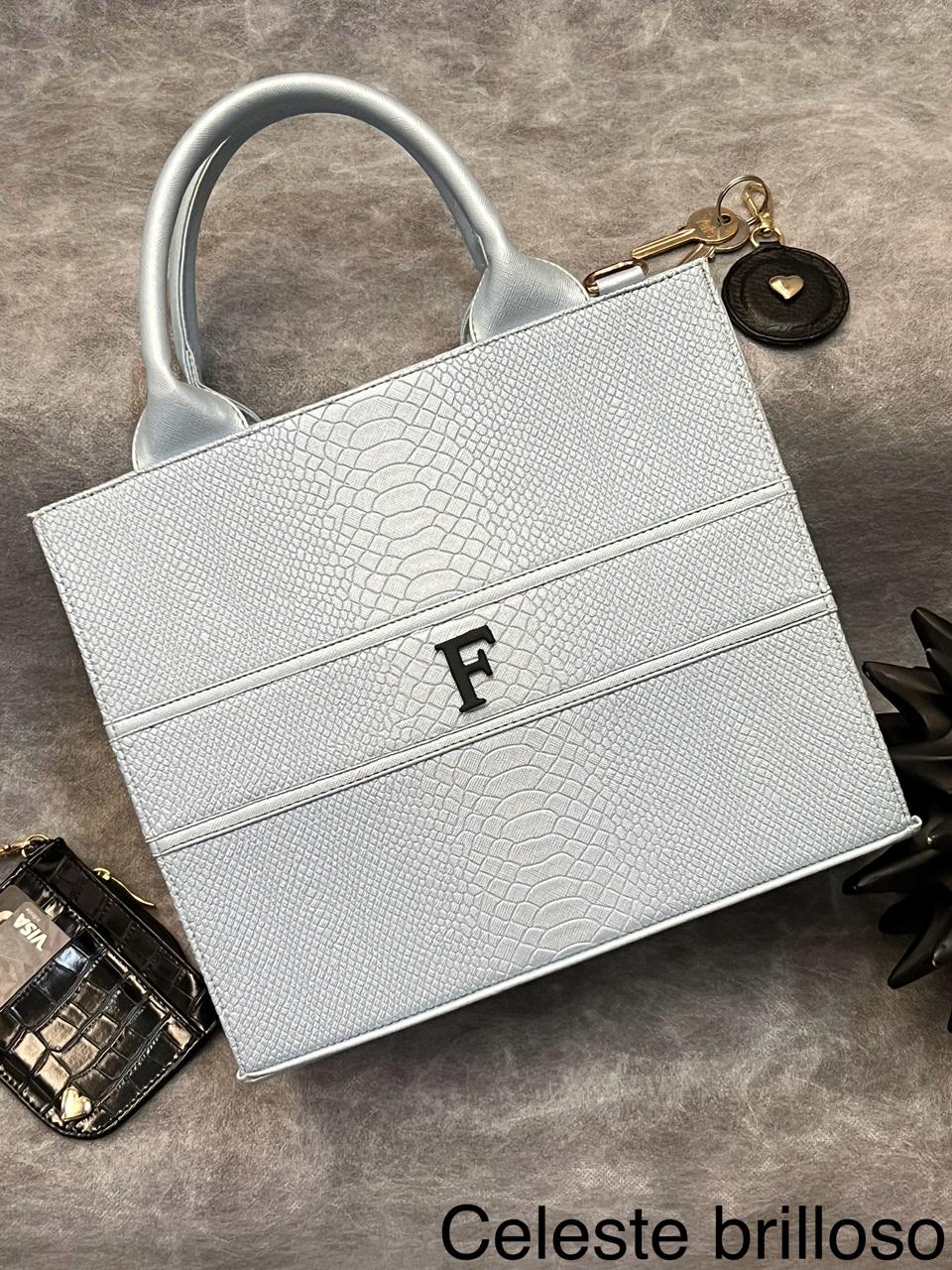 TOTE CLASICA MEDIANA CELESTE BRILLOSO