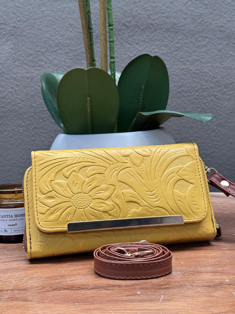 CARTERA CINCELADA ANA GRABADO PRIMAVERA AMARILLO