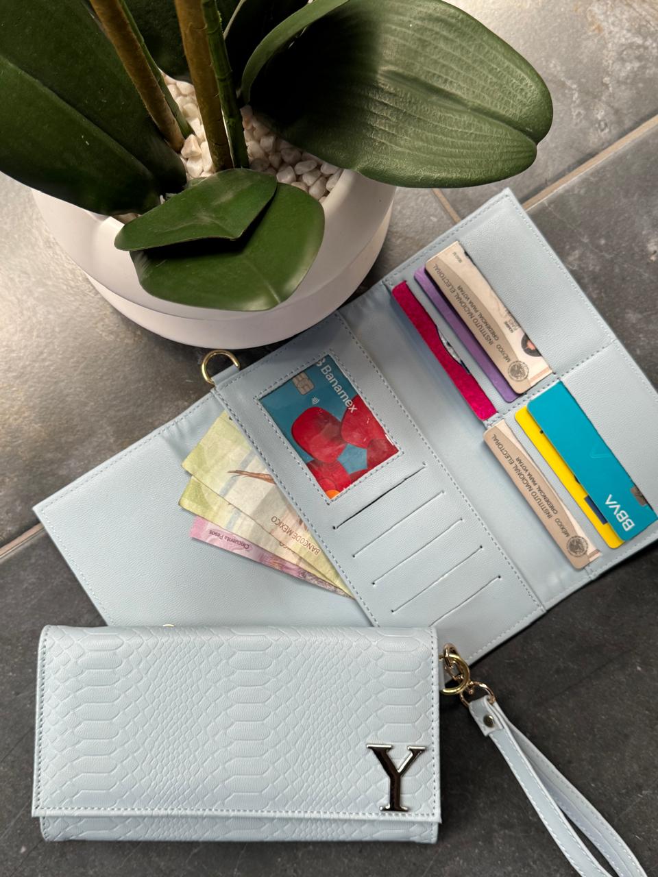 CARTERA MUÑEQUERA VIBORA CELESTE