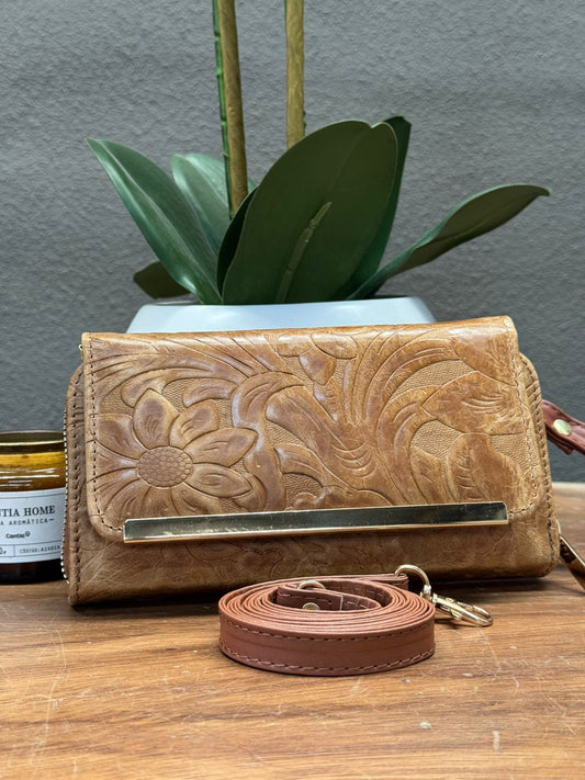 CARTERA CINCELADA ANA GRABADO PRIMAVERA MIEL AVEJENTADO
