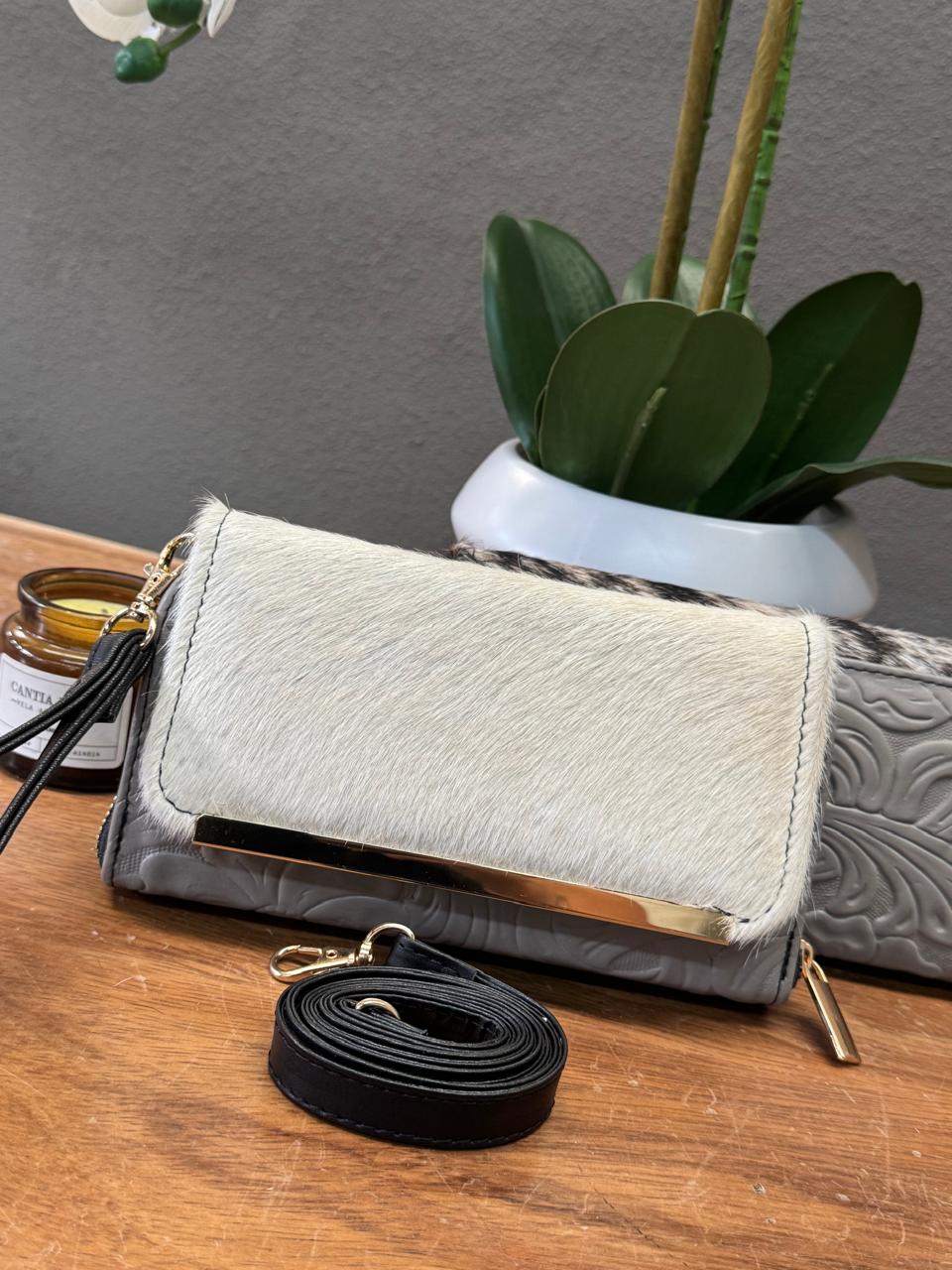 CARTERA CINCELADA ANA PELO GRABADO GRIS