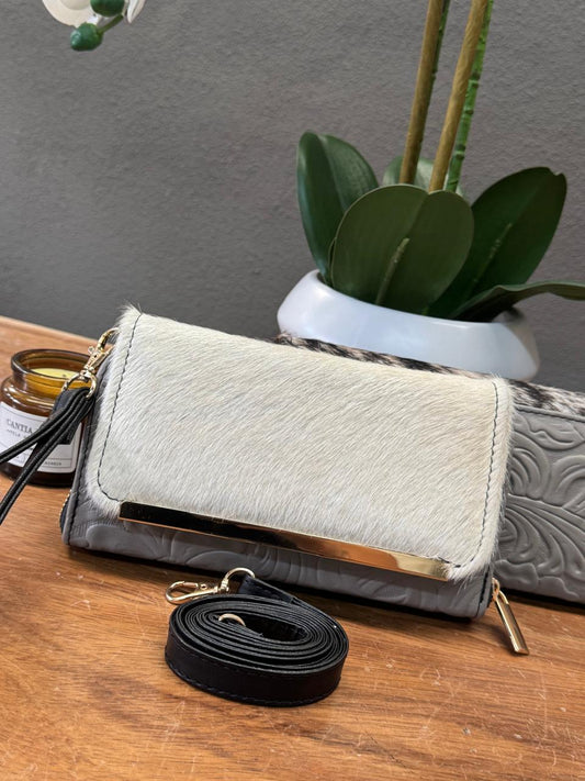 CARTERA CINCELADA ANA PELO GRABADO GRIS