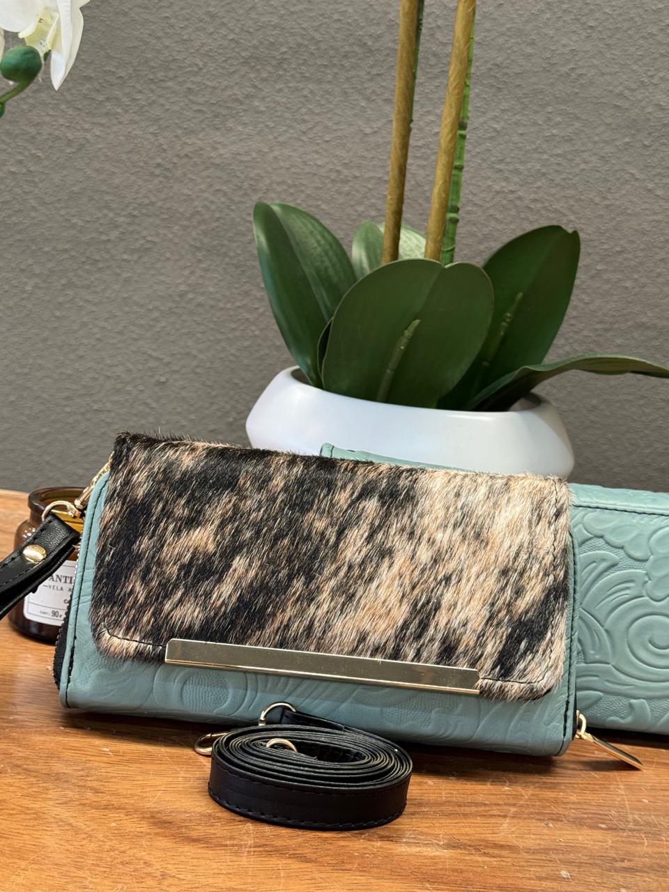CARTERA CINCELADA ANA PELO GRABADO MENTA