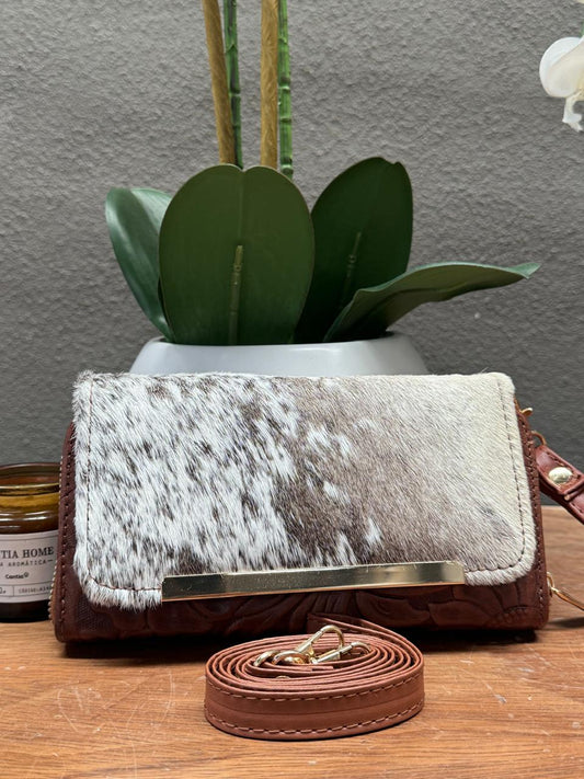 CARTERA CINCELADA ANA PELO GRABADO MARRON