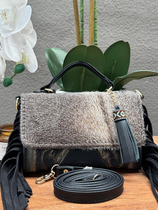 CROSSBODY DELIA 1 PELO Y BARBAS CRANEO NEGRO/COBRE