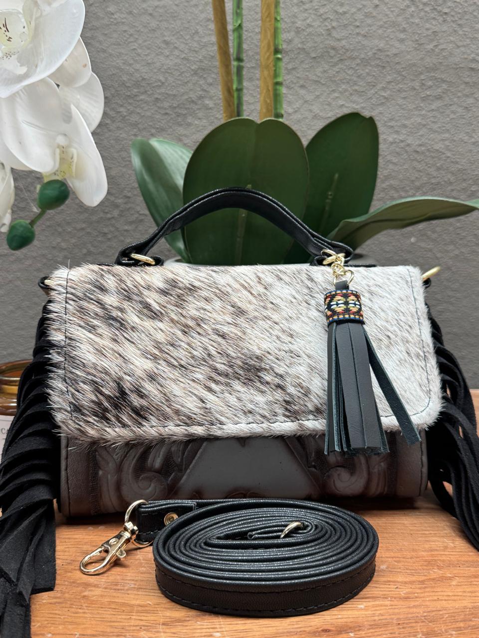 CROSSBODY DELIA 1 PELO Y BARBAS CRANEO ARENA/CAFE