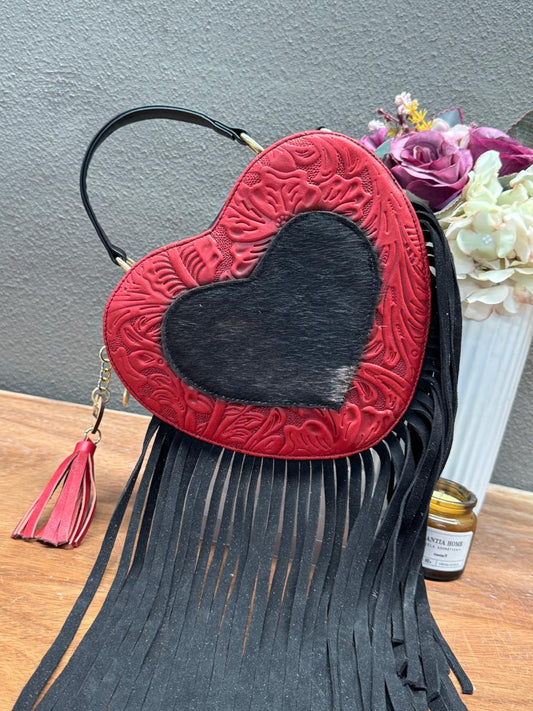 CORAZÓN BARBAS PELO VARIABLE PIEL ROJO BARBAS NEGRO