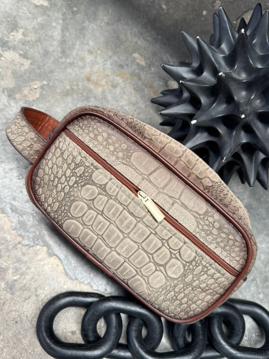 NECESER HOMBRE 100% PIEL LATTE COCODRILO