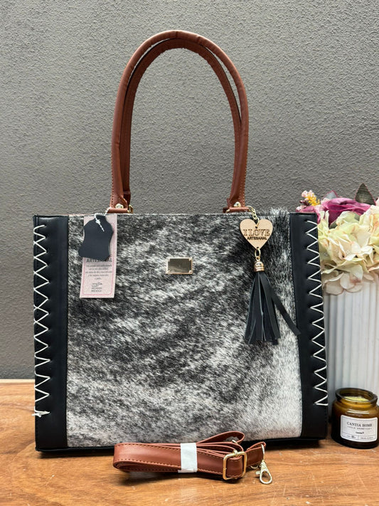 UB MOD ARTESANAL LINDA NEGRO PELO ASA CAMEL