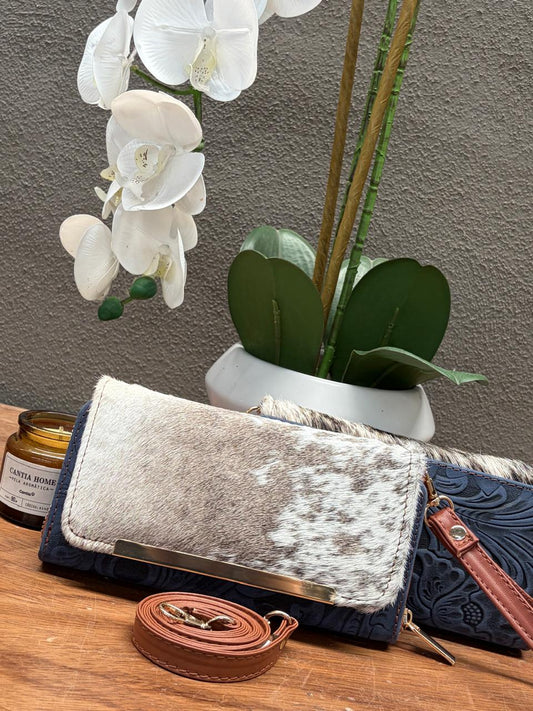 CARTERA CINCELADA ANA TAPA PELO GRABADO AZUL