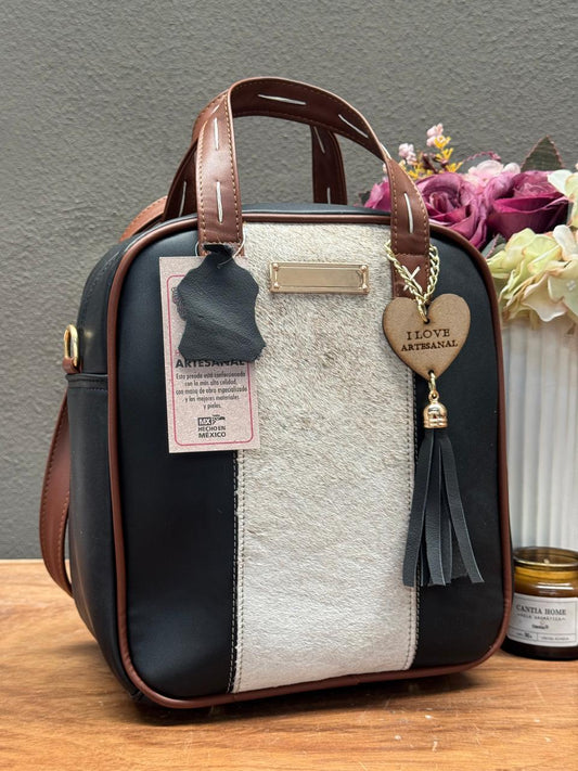 UB MOD ARTESANAL MOCHILA BOMBA FRANJA PELO NEGRO