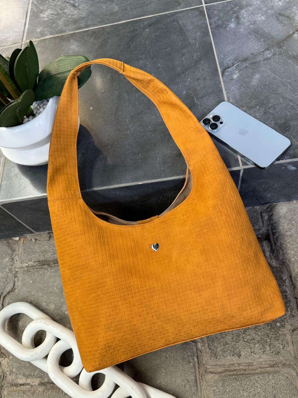 BOLSO ARTEMISA COLOR OCRE FRESNO