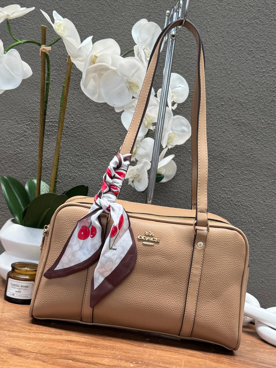 IMPORTACION ASHTON TOTE COACH KAKHI LISA