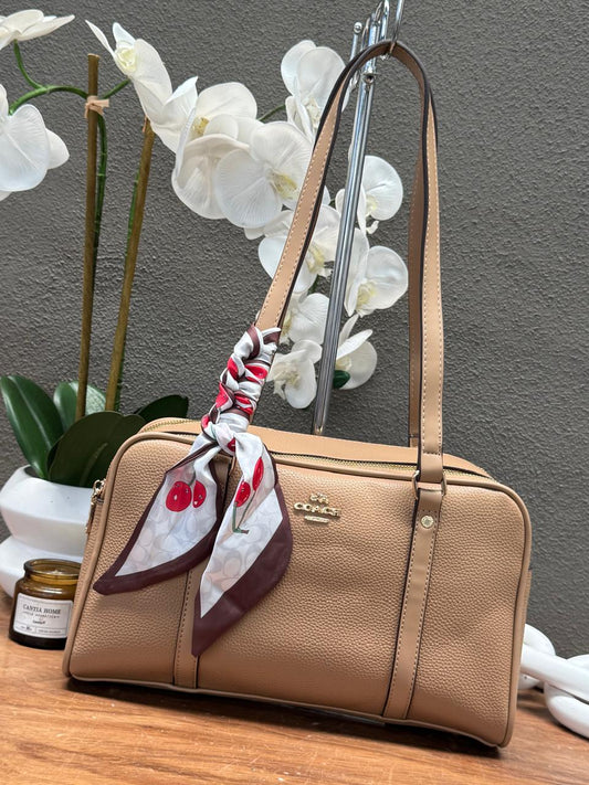 IMPORTACION ASHTON TOTE COACH KAKHI LISA