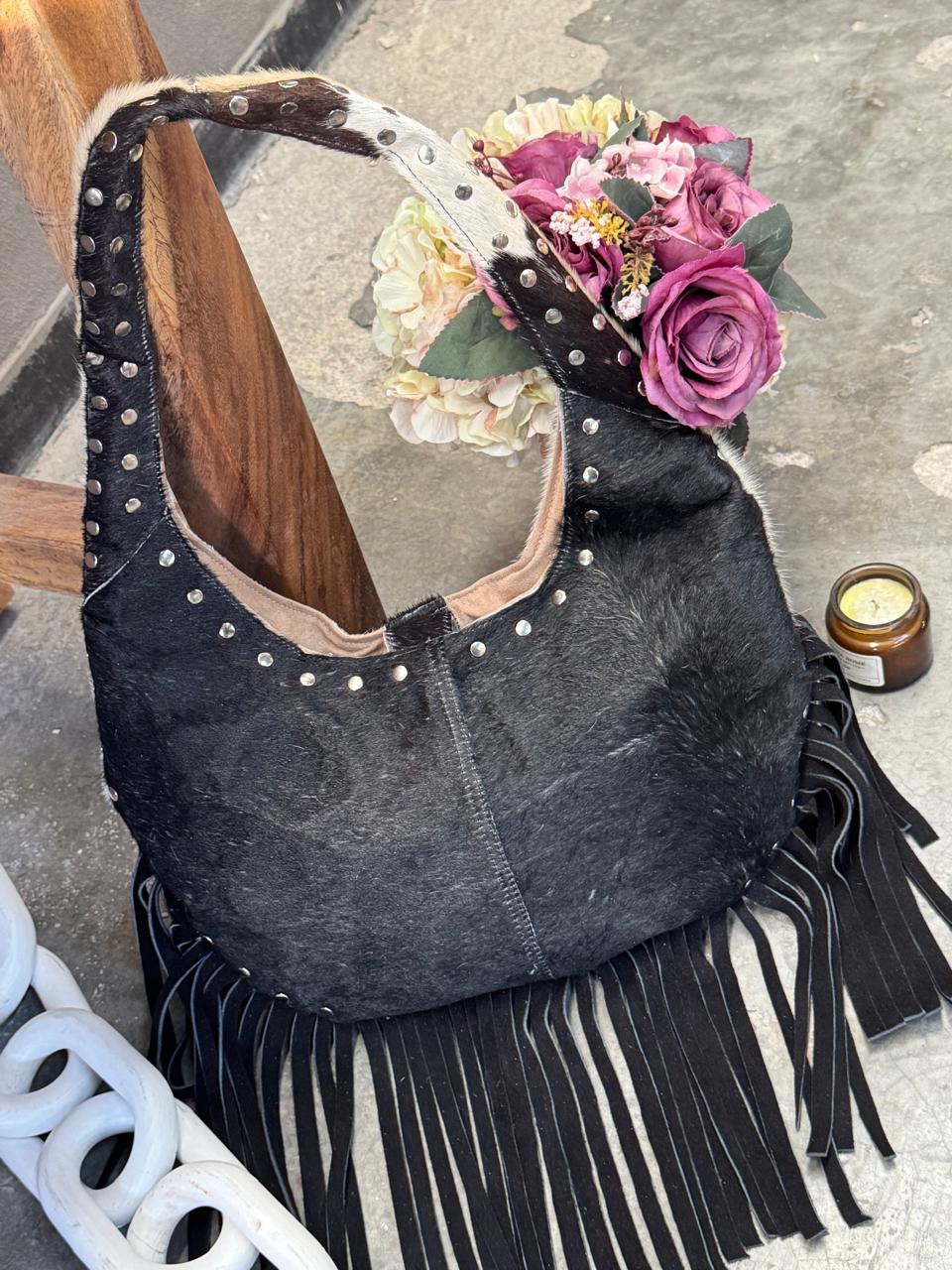 BOLSO MONTANA PELO Y BARBAS NEGRO