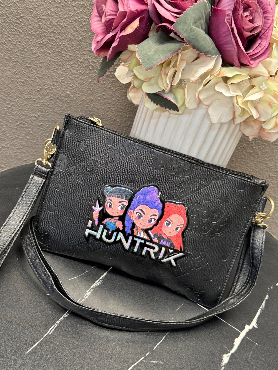 CROSSBODY/MUÑEQUERA DISNEY GUERRERAS K POP