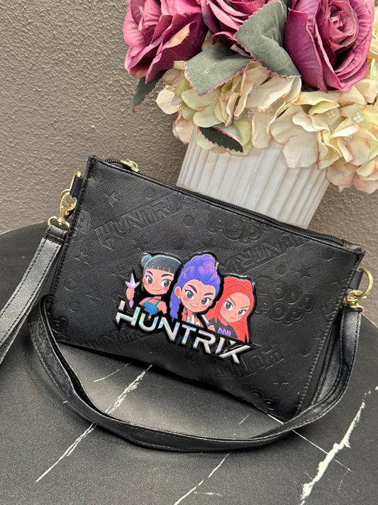 CROSSBODY/MUÑEQUERA DISNEY GUERRERAS K POP