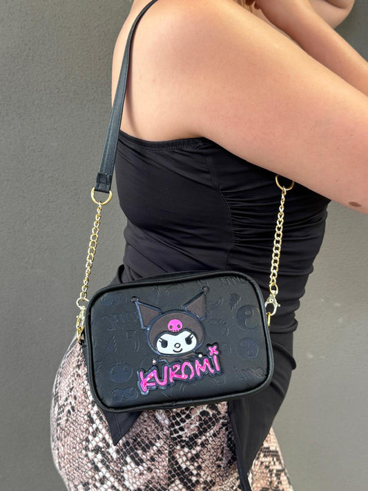 BOLSO/CANGUERERA PERSONAJE KUROMI ROSA/NEGRO GRABADO