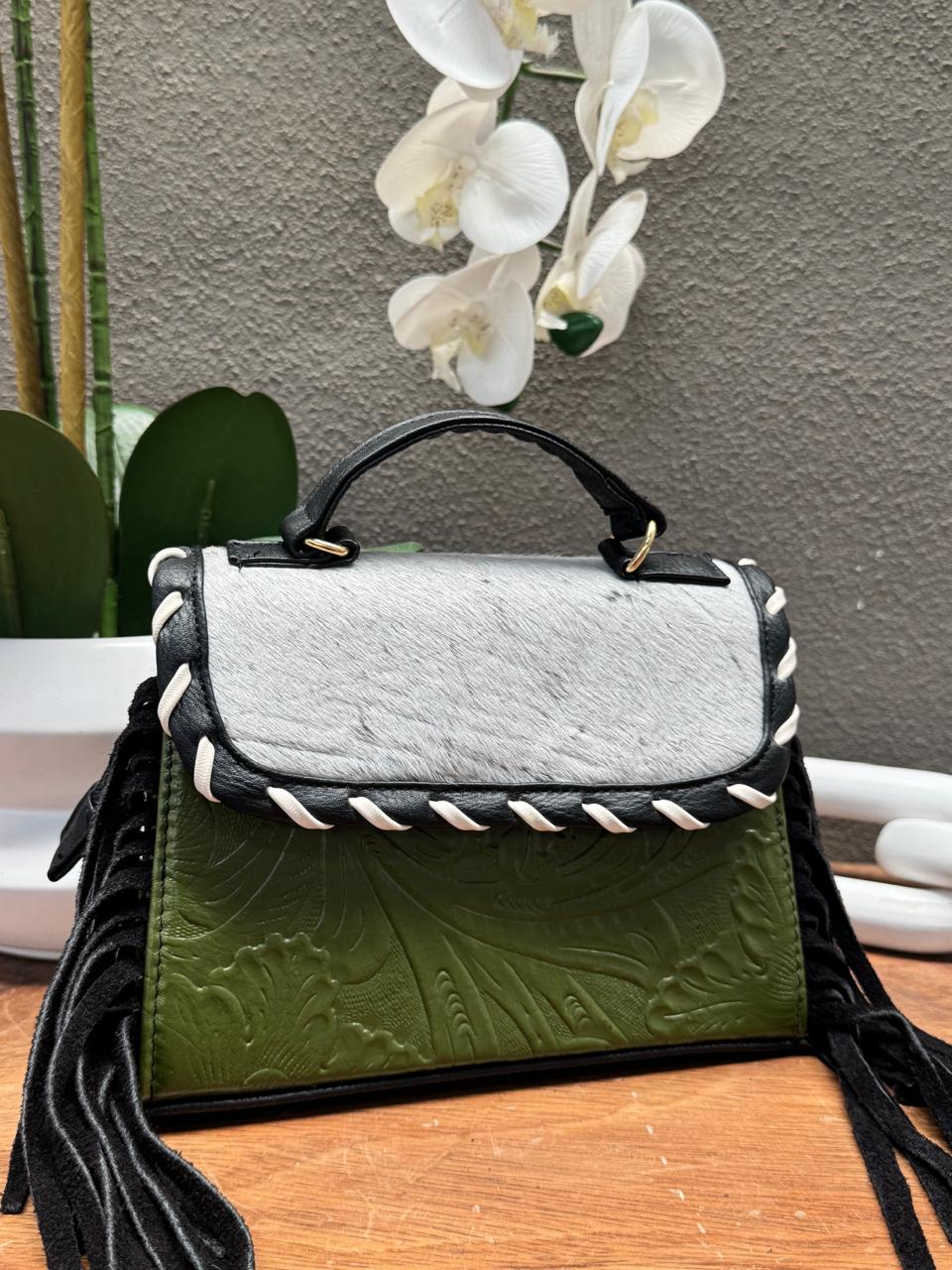CROSSBODY FABIOLA PELO Y BARBAS VERDE OLIVO