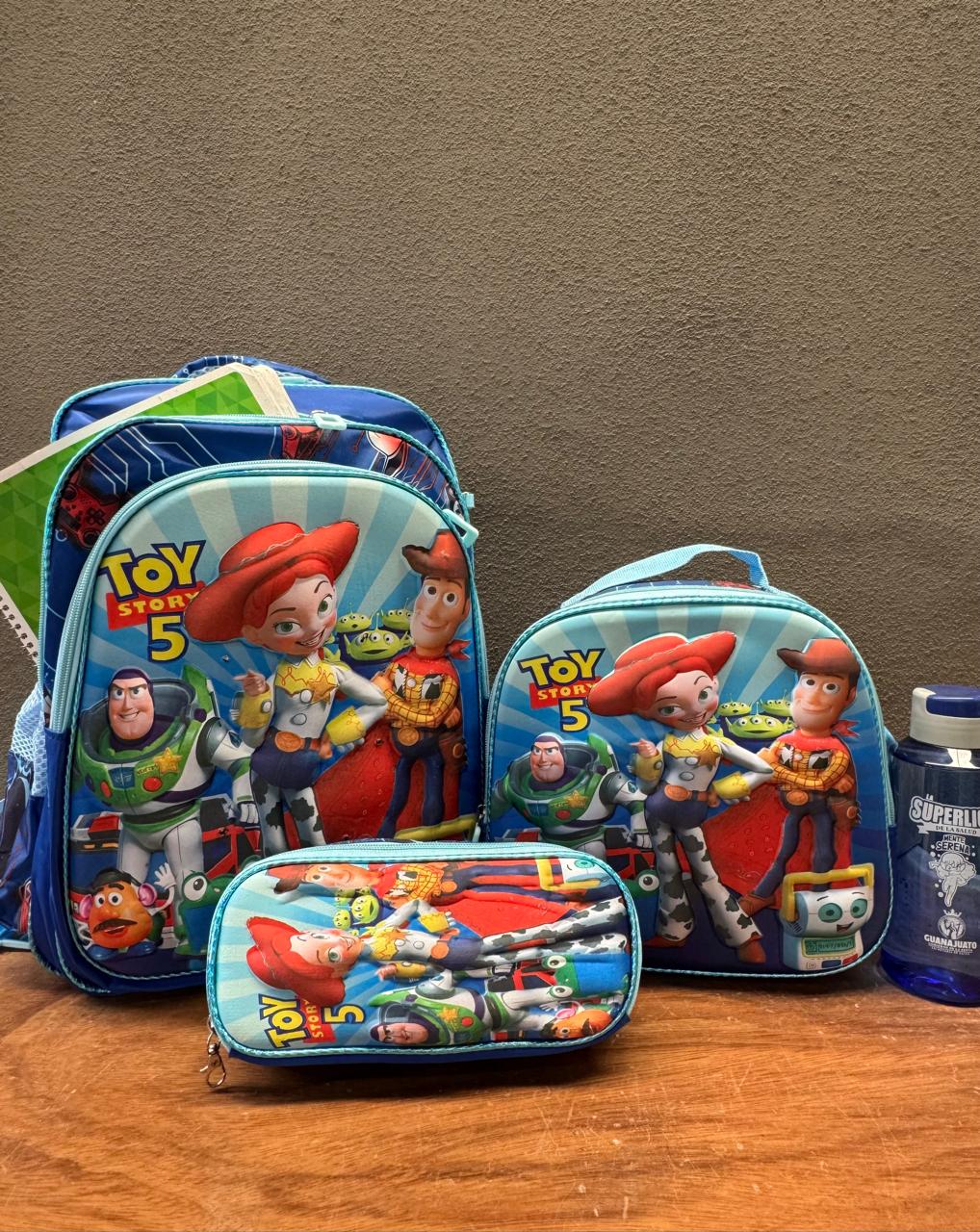 COMBO ESCOLAR TOY STORY 5