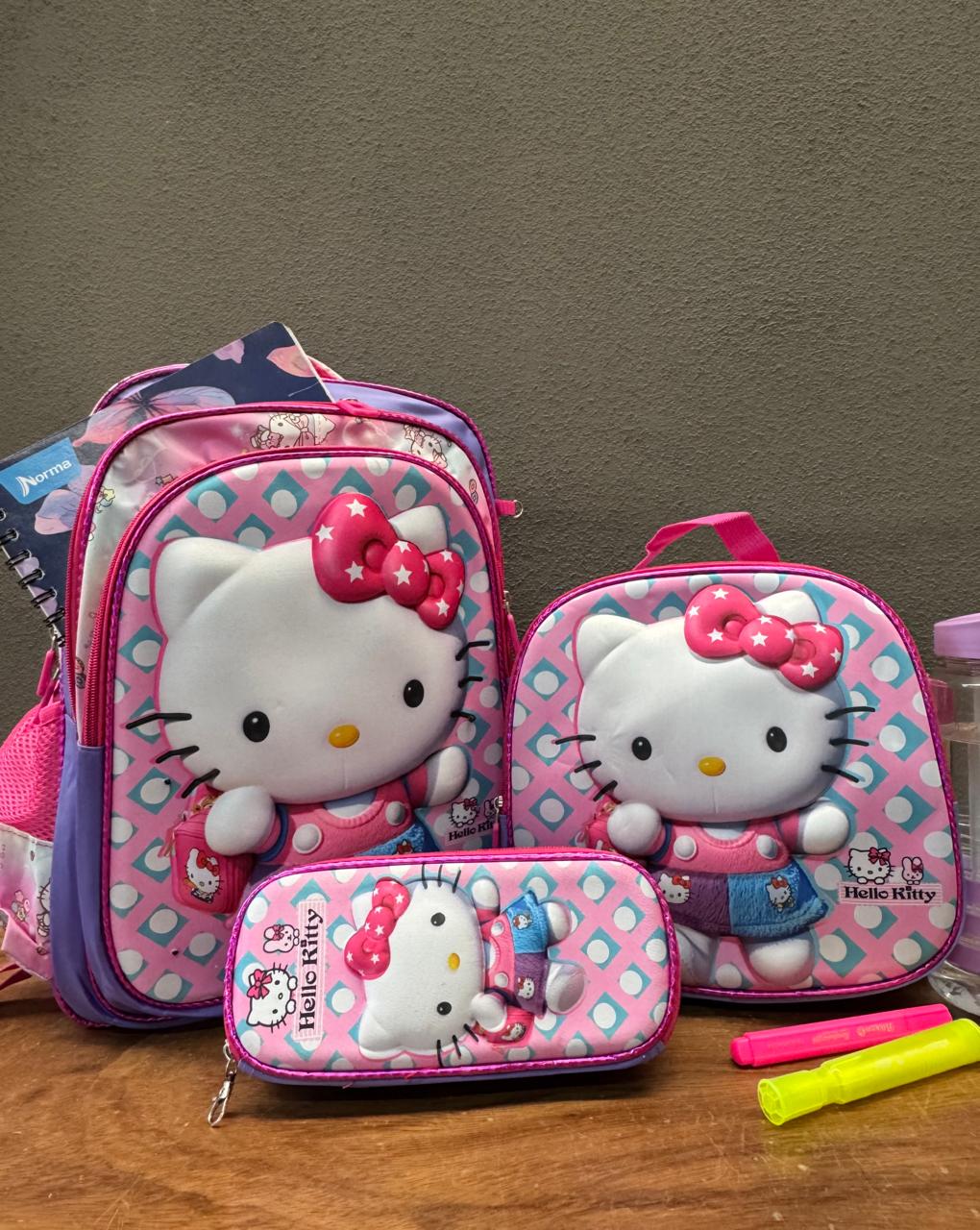 COMBO ESCOLAR HELLO KITTY LILA/ROSA