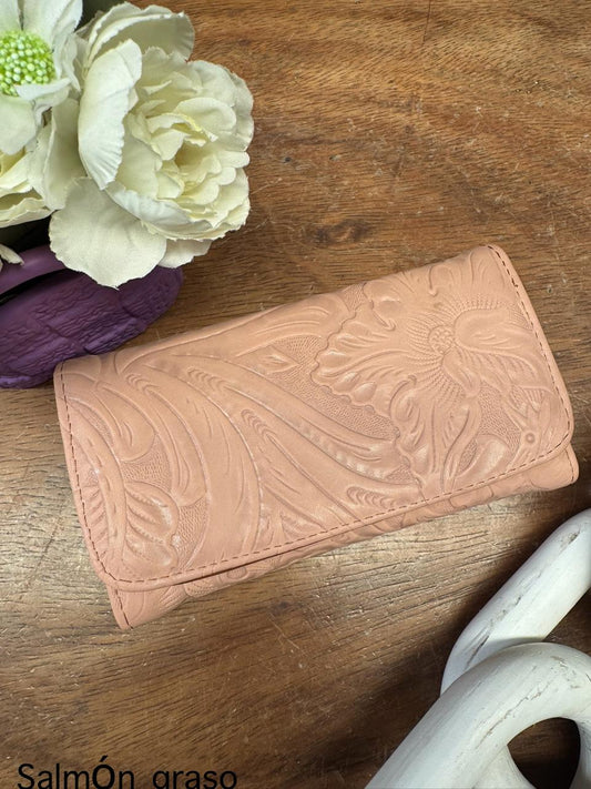 CARTERA CINCELADA EVORA SALMON GRASO