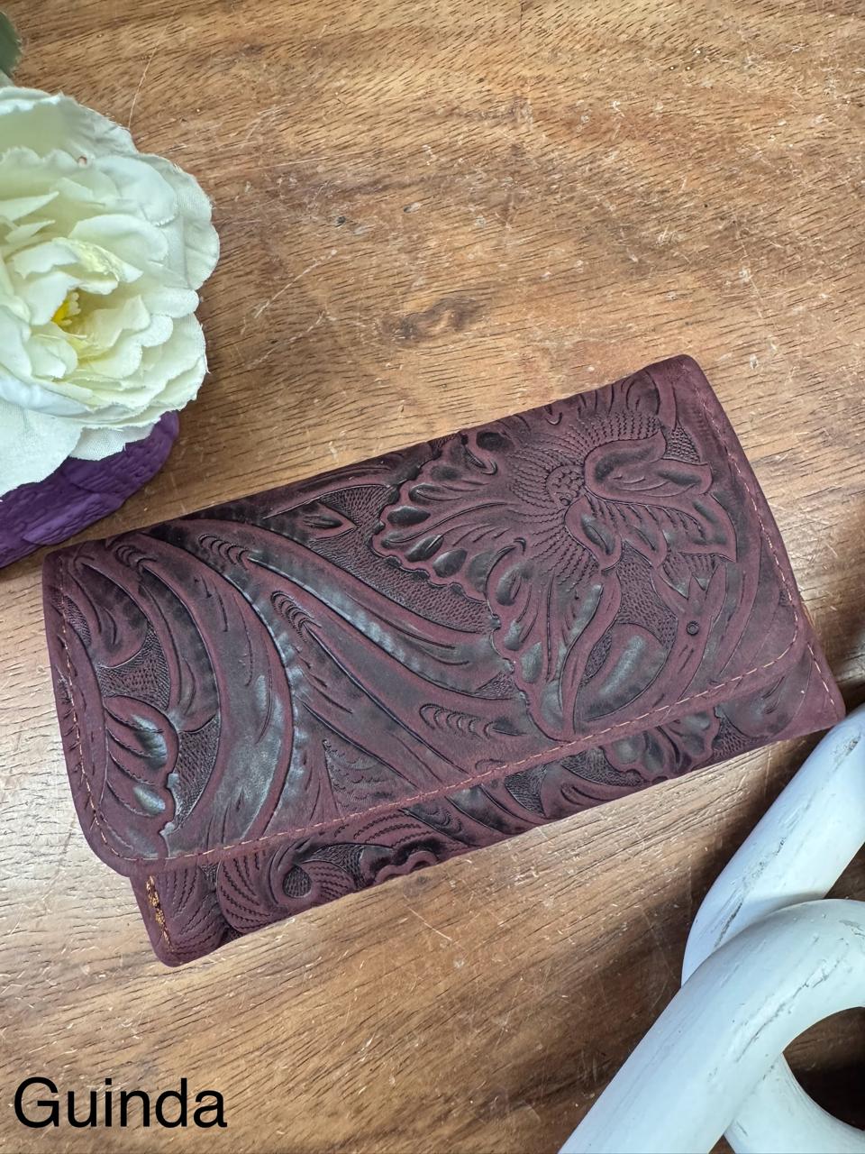 CARTERA CINCELADA EVORA GUINDA CRAZY