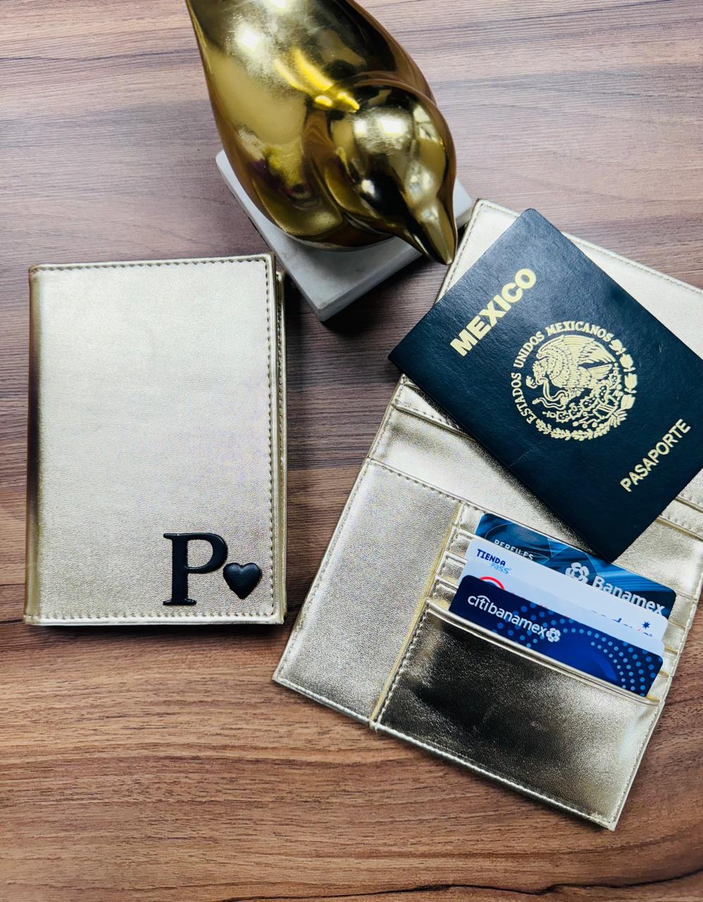 PORTAPASAPORTE IND DORADO LISO