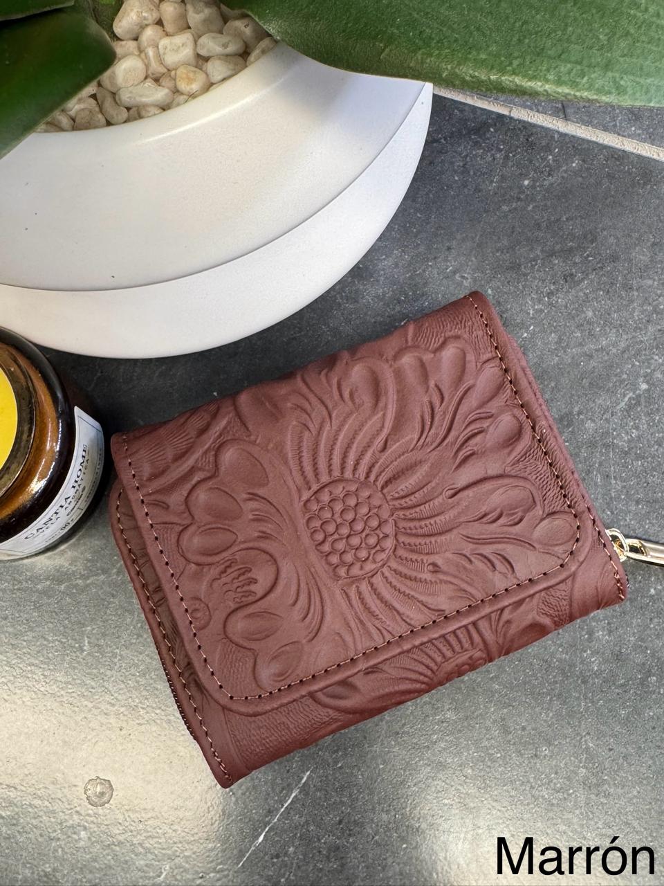CARTERA PIEL KENYA MARRON FLORES