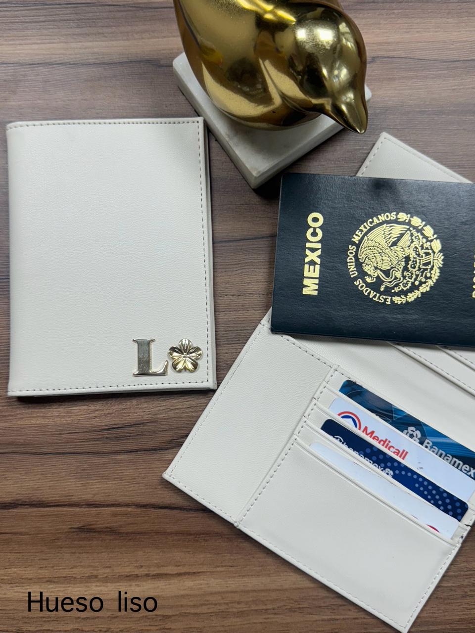 PORTAPASAPORTE IND HUESO LISO