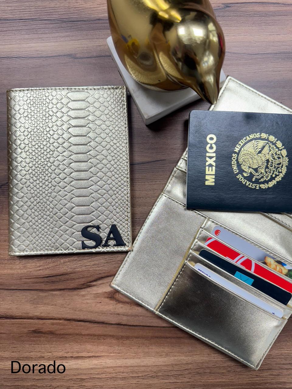 PORTAPASAPORTE IND DORADO VIBORA