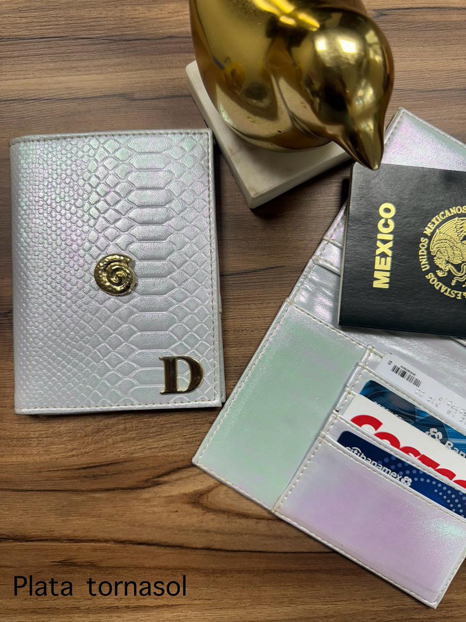 PORTAPASAPORTE IND. PLATA TORNASOL