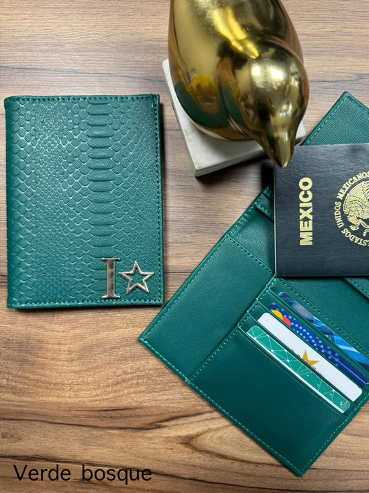 PORTAPASAPORTE IND. VERDE BOSQUE