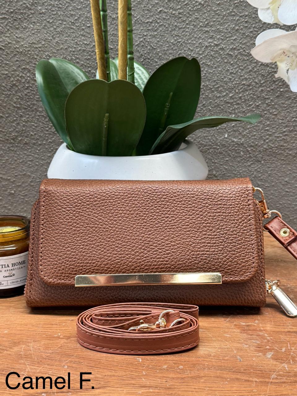 CARTERA CINCELADA ANA FLOTER CAMEL